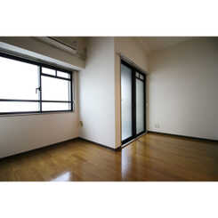 プレール市ヶ谷納戸町のサムネイル