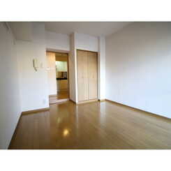 プレール新宿余丁町のサムネイル