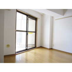 プレール新宿余丁町のサムネイル