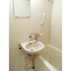 プレール・ドゥーク新宿曙橋のサムネイル