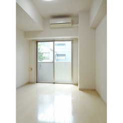 プレール・ドゥーク北新宿のサムネイル