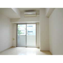 プレール・ドゥーク北新宿のサムネイル