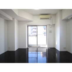 プレール・ドゥーク秋葉原Ⅱのサムネイル