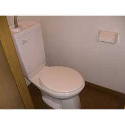 アムール 栄生のサムネイル