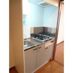 アムール AKIRAのサムネイル