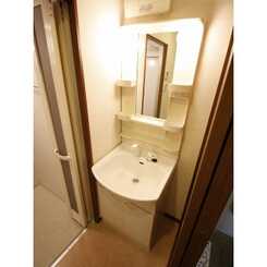 アムール AKIRAのサムネイル