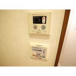 アムール AKIRAのサムネイル