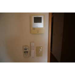 アムール L.Aのサムネイル