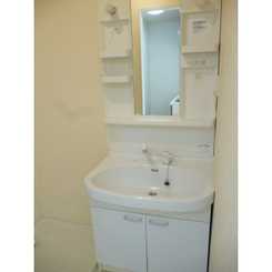 アムール R.のサムネイル