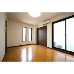 アンプルール フェール ドゥ イズミのサムネイル