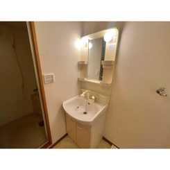 アンプルール ブワ 横須賀中央のサムネイル