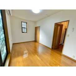 アンプルール ブワ 横須賀中央のサムネイル