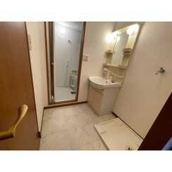 アンプルール ブワ 横須賀中央のサムネイル