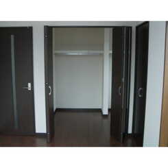 アンプルール リーブル EASTのサムネイル