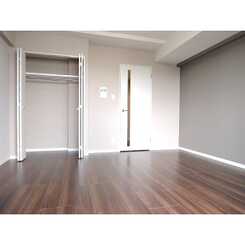 プレール・ドゥーク駒沢大学駅前のサムネイル