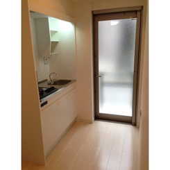 チャーリーズハウス根岸公園のサムネイル