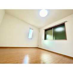 アムール　レオのサムネイル