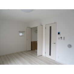 デュラ・カーサ宮前のサムネイル