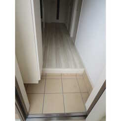 デュラ・カーサ宮前のサムネイル