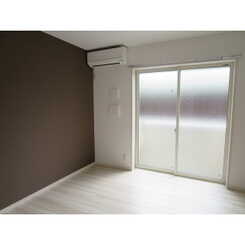 デュラ・カーサ宮前のサムネイル