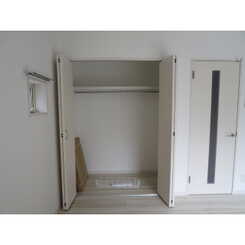 デュラ・カーサ宮前のサムネイル