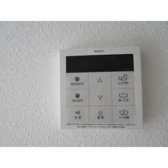 デュラ・カーサ宮前のサムネイル