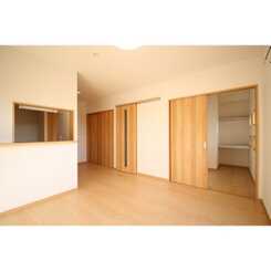 アムール Westのサムネイル