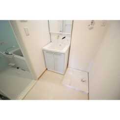 アムール Westのサムネイル