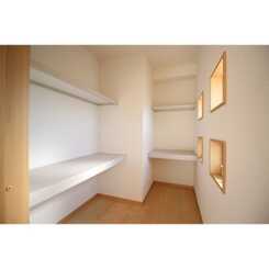 アムール Westのサムネイル