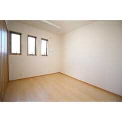 アムール Westのサムネイル