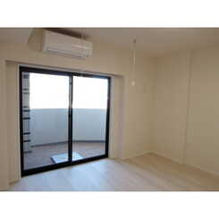 プレール・ドゥーク東新宿Ⅲのサムネイル