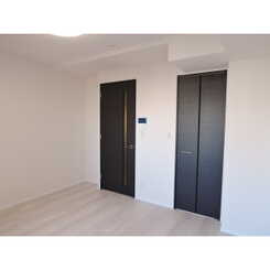 プレール・ドゥーク東新宿Ⅲのサムネイル