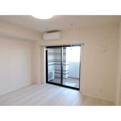 プレール・ドゥーク東新宿Ⅲのサムネイル