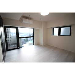 プレール・ドゥーク東新宿Ⅲのサムネイル