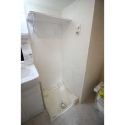 プレール・ドゥーク東新宿Ⅲのサムネイル