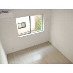 ラ・フロール鶴巻南のサムネイル