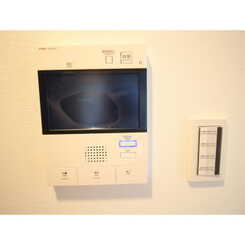 プレール・ドゥーク三軒茶屋のサムネイル