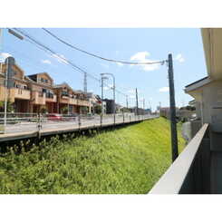 アムール 菊名のサムネイル