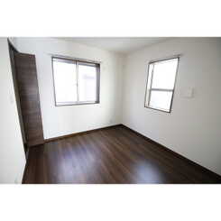 サニーフラット西大宮のサムネイル