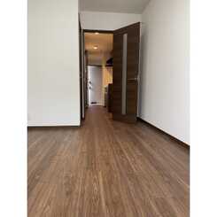 ルナ・戸田のサムネイル