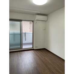 ルナ・戸田のサムネイル