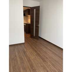 ルナ・戸田のサムネイル