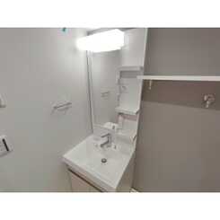 プレール・ドゥーク西新井Ⅲのサムネイル