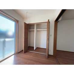 アムール　アピスのサムネイル