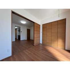 アムール　アピスのサムネイル