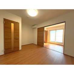 アムール　アピスのサムネイル