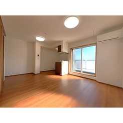 アムール　アピスのサムネイル