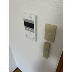 Merciのサムネイル